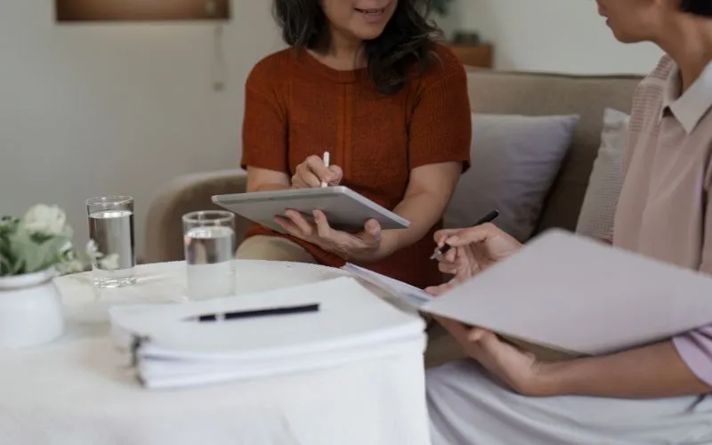 How Do Travel Agents Make Money